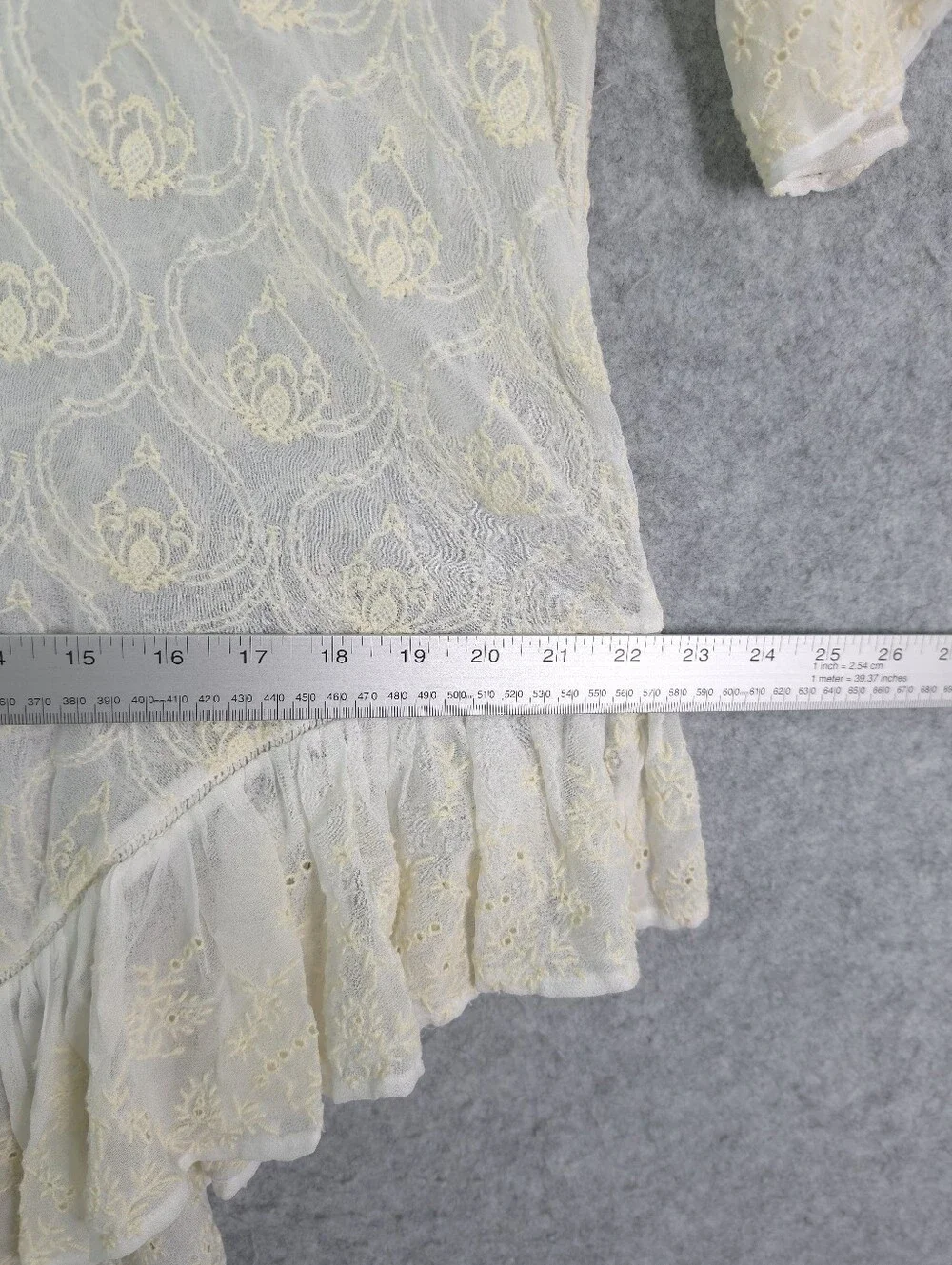 By Anthropologie The Deco Flutter Sleeve Sheer Open Back Tunic Top - Cream - Picture 11 of 12